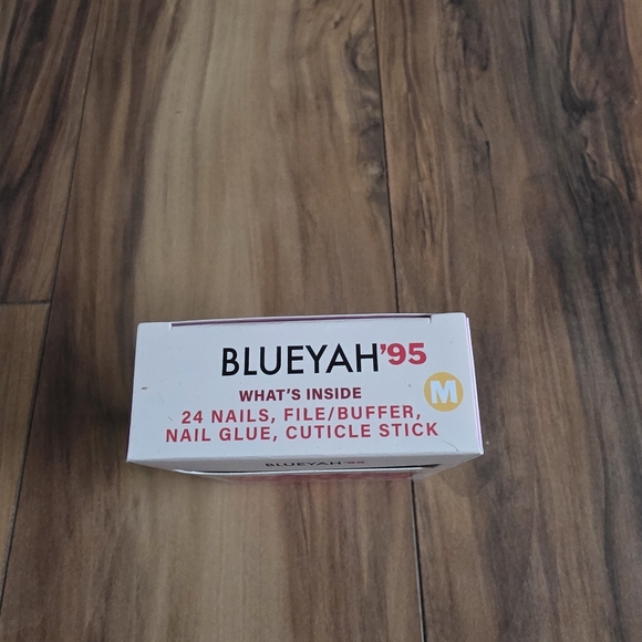 Hello Love Nails Blueyah - Picture 2 of 2